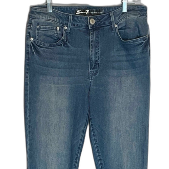 Seven7 Women’s Size 14 Mid Rise Ankle Boot Jeans Blue Stretch Denim Grommet Hem - Picture 4 of 11